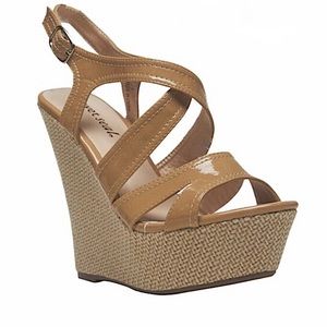 Faux patent weave wedge sandals